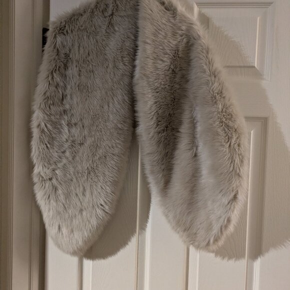 Aldo Faux Fur Shawl - Picture 1 of 5